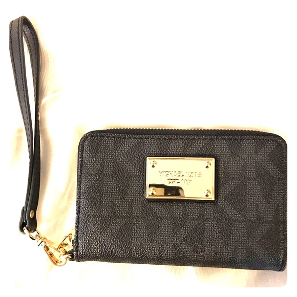 Michael Kors wristlet wallet - Picture 1 of 4